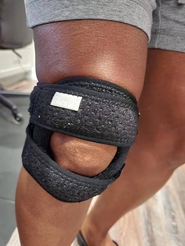 Foto de pies con corrector de juanetes