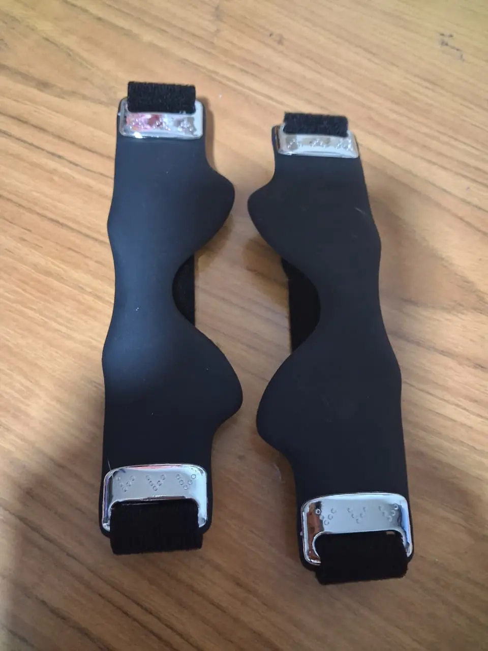 Foto de pies con corrector de juanetes