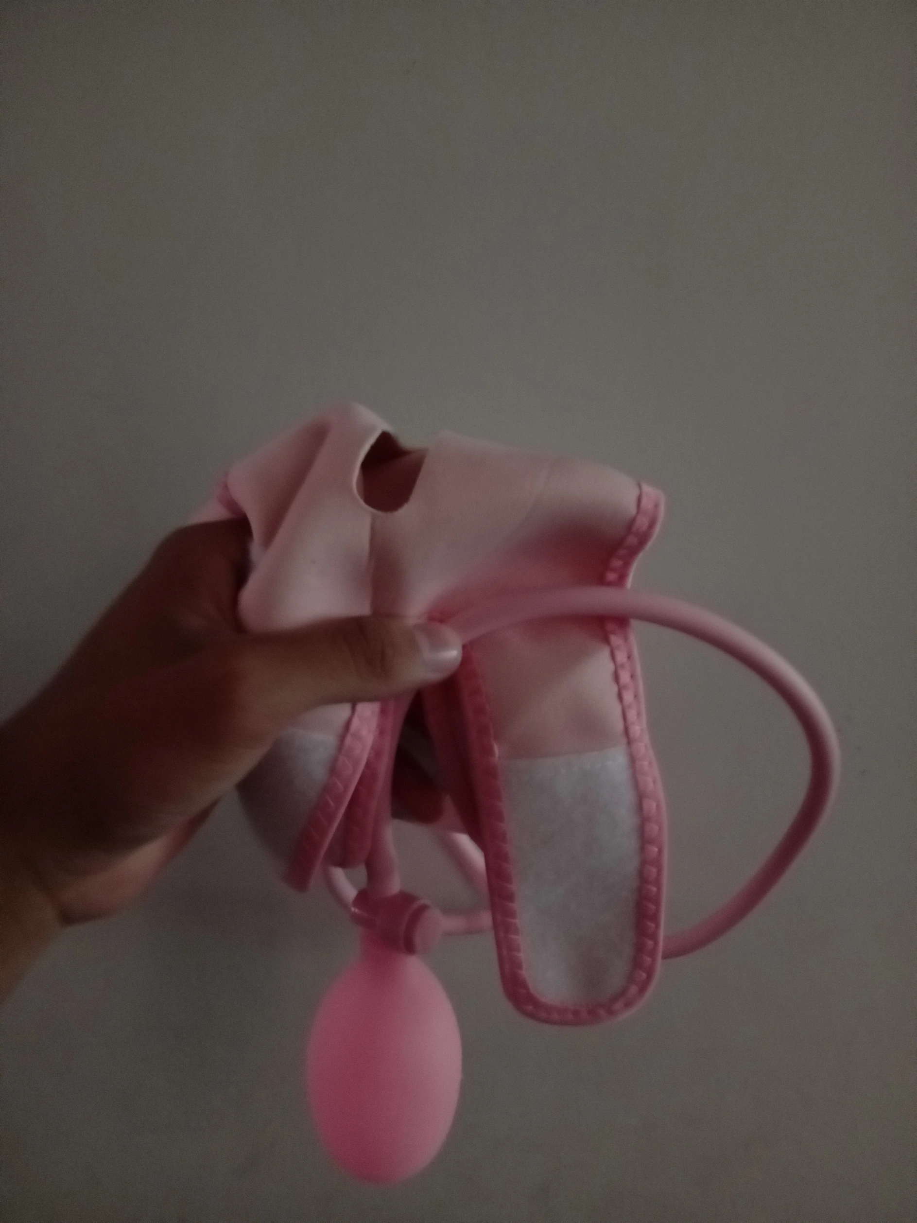 Foto de pies con corrector de juanetes